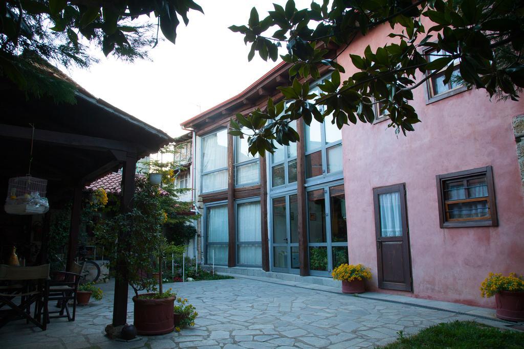 אדסה Hagiati Guesthouse מראה חיצוני תמונה