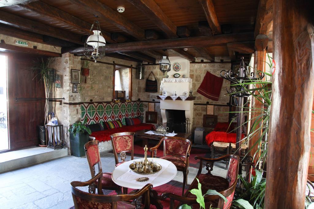 אדסה Hagiati Guesthouse מראה חיצוני תמונה