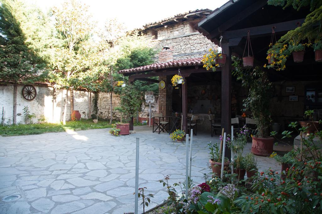 אדסה Hagiati Guesthouse מראה חיצוני תמונה