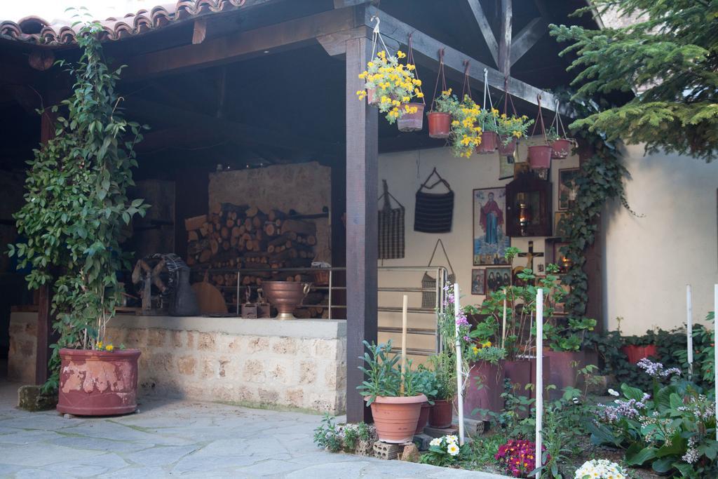 אדסה Hagiati Guesthouse מראה חיצוני תמונה