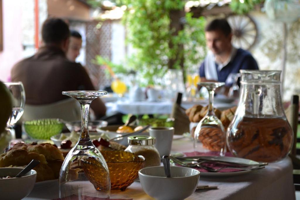 אדסה Hagiati Guesthouse מראה חיצוני תמונה