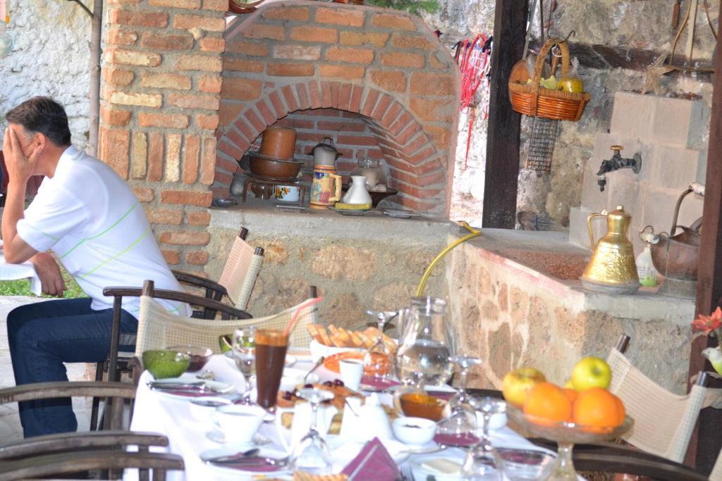אדסה Hagiati Guesthouse מראה חיצוני תמונה