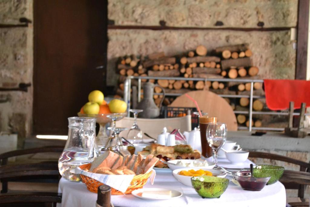אדסה Hagiati Guesthouse מראה חיצוני תמונה